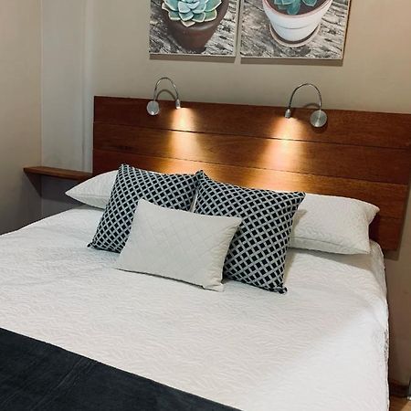 Oppad Hotel Kimberley Bagian luar foto